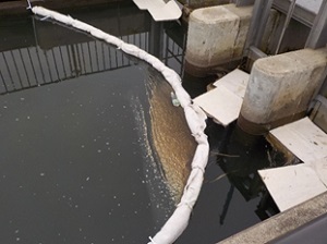 平成29年4月7日 横手市 油事故の様子