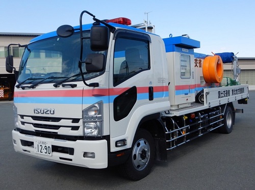 排水ポンプ車（30㎥／min水中モータ式）