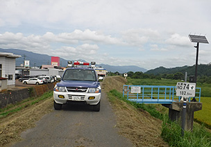 河川パトロールカー作業状況