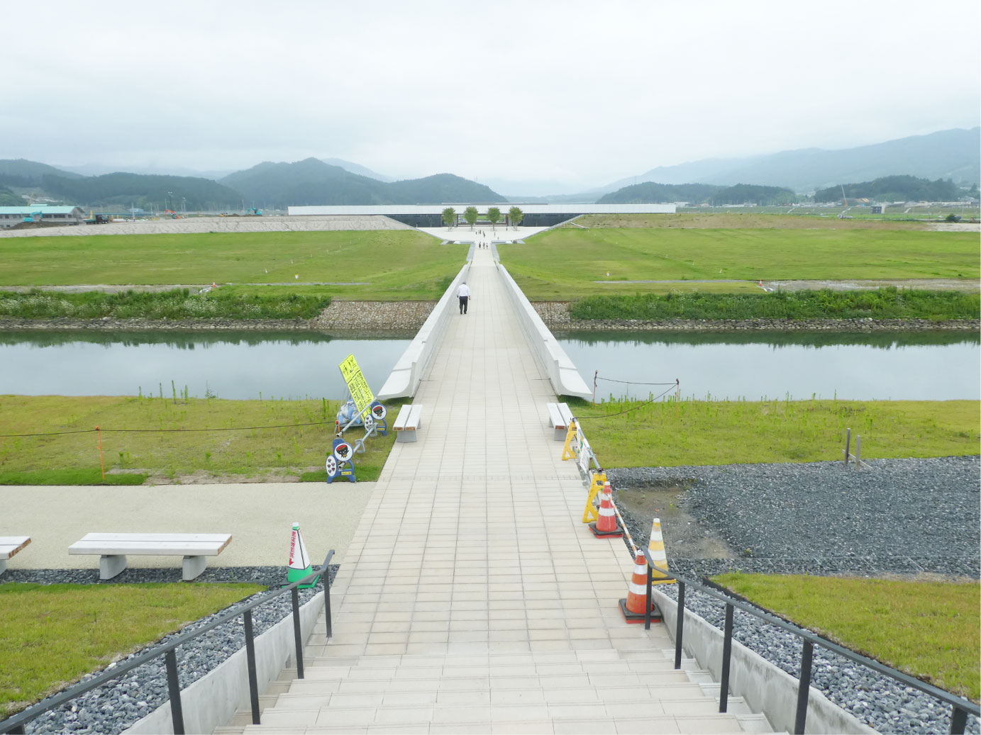 道の駅を望む