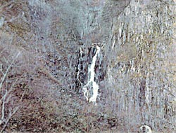 写真:最上川源流の火焔の滝