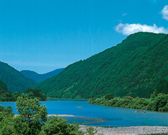 最上峡戸沢村古口付近