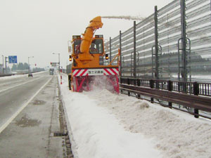 ロータリ除雪車