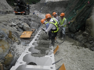 護岸基礎打設状況