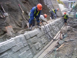 護岸ブロック打設状況