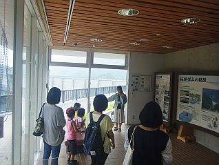 展示室で長井ダムの役割を学びました