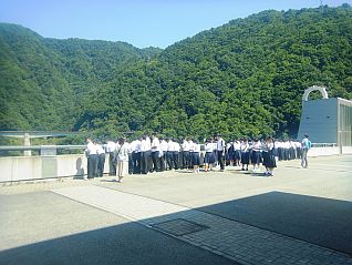 長井ダムとともに誕生したながい百秋湖を眺めながら(*^^*)