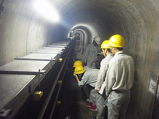 これは揚圧力計。他にも計測機器がたくさんあるよ