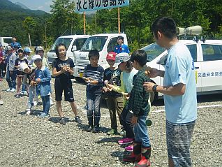 小学生が連続大皿リレーに挑戦！！みんなで盛り上がりましたヽ(^0^)ノ