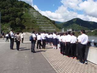 長井ダムと共に誕生したながい百秋湖の由来を聞きました