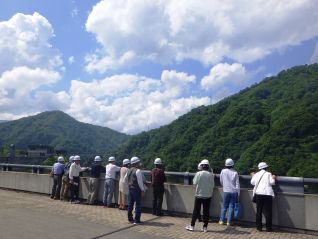 上から下流広場を見下ろして感激♪