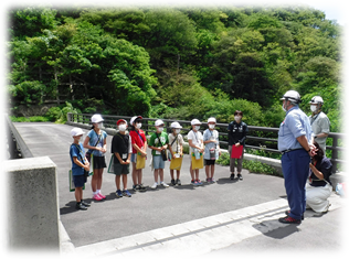 下流広場で閉会式を行いました。