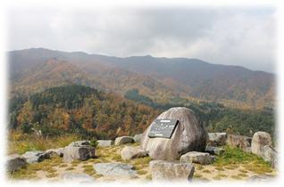 不抜の森からみた朝日山系（その１）