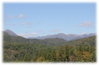 不抜の森からみた朝日山系（その２）