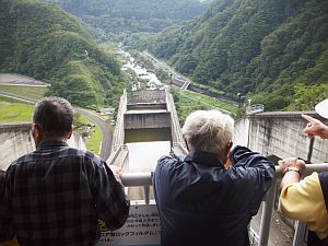 ダムの高さを実感