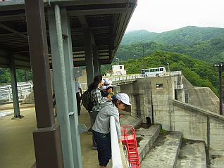 洪水吐での様子