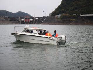 【湖面巡視】洪水吐へ