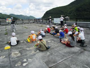 展望台でのダム見学