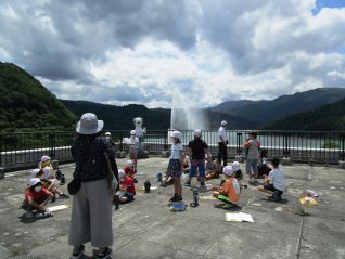 月山湖大噴水があがりました