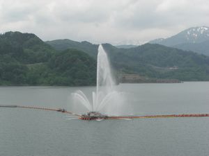 月山湖大噴水(平成24年6月1日)