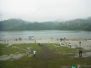 きれいになった月山湖で早速カヌーの練習♪