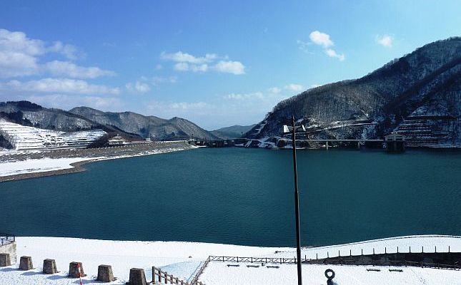 寒波襲来前の月山湖 1月10日(火)