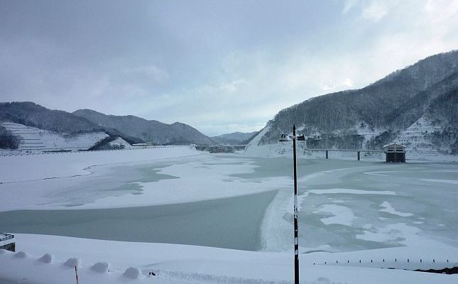 寒波襲来後の月山湖 1月16日(月)