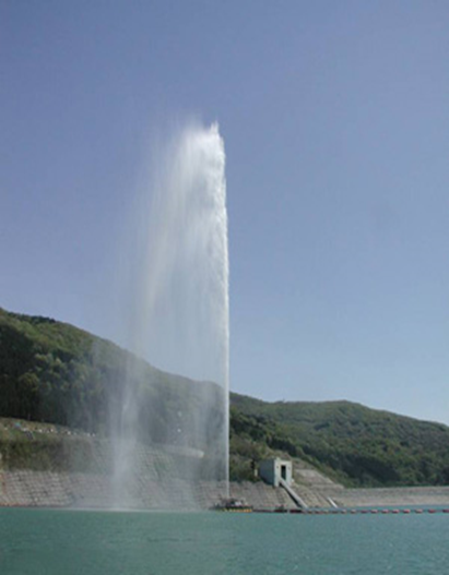 月山湖大噴水