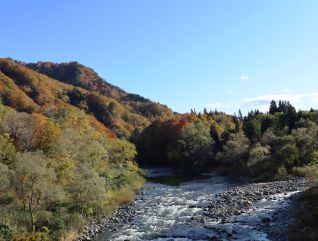 二ッ掛橋から寒河江川上流を望む（R元.10.28撮影）