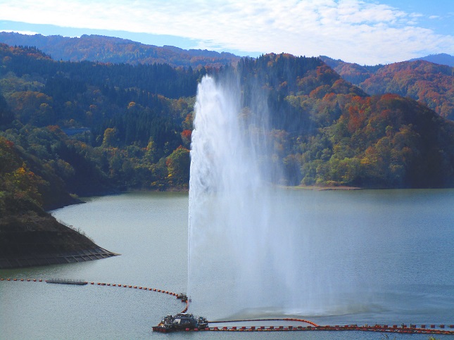 月山湖大噴水