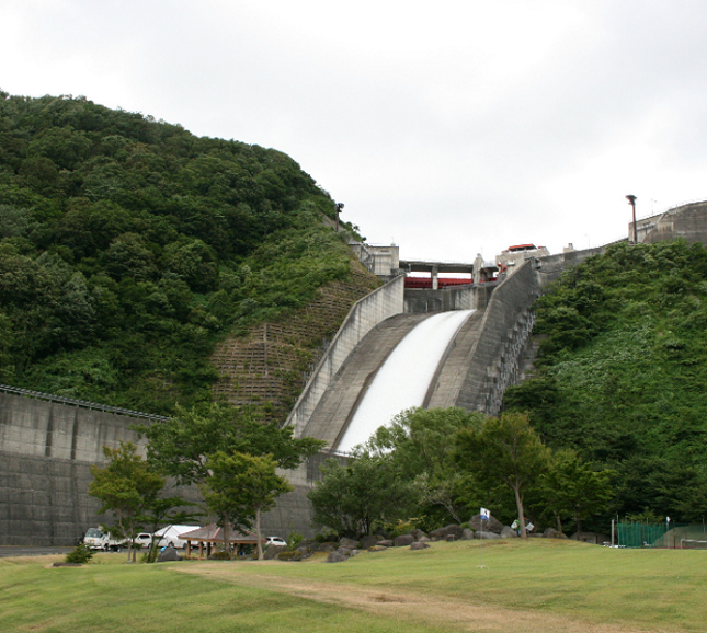 フラッシュ放流