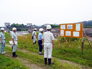 長瀞頭首工(注意喚起看板の点検)