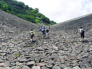 ダム登山