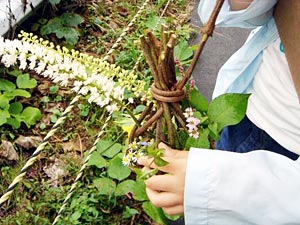 それぞれ気に入った花で飾りつけ