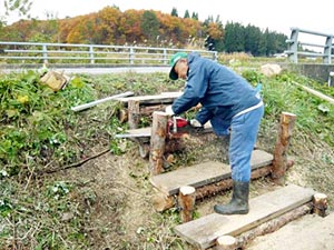 余分なところはチェーンソーでカット