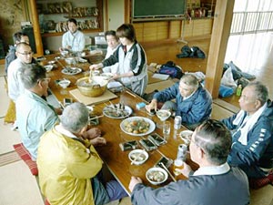 高峰地区集会所での芋煮会