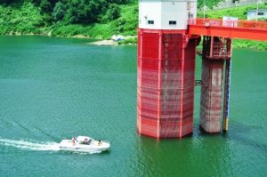 白川湖巡視中です！