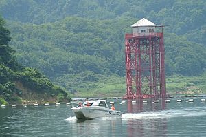 白川湖巡視中です♪