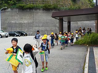 挨拶の後、いざ見学へo(^-^)o