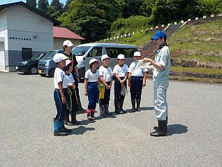 水質調査について説明中・・・