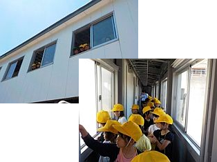 ゲート連絡通路からは洪水吐きとダムゲートが間近に見え、大迫力！！