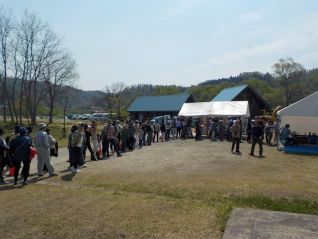 土日両日とも、受付には開始時間前からたくさんの方に並んでいただきました