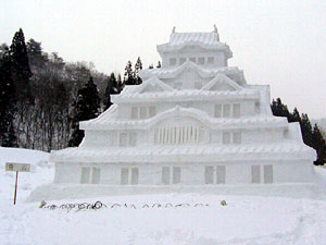 地元の方々が製作した雪像