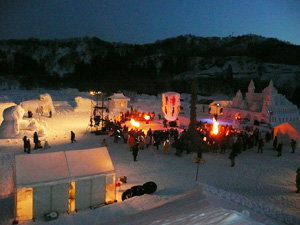 夜の雪祭り