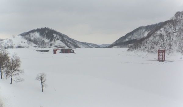 平成27年1月5日の湖面の様子(洗尾橋からダム堤体を望む)