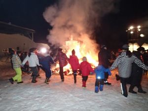 祭りの最後は「ヤハハエロ」！