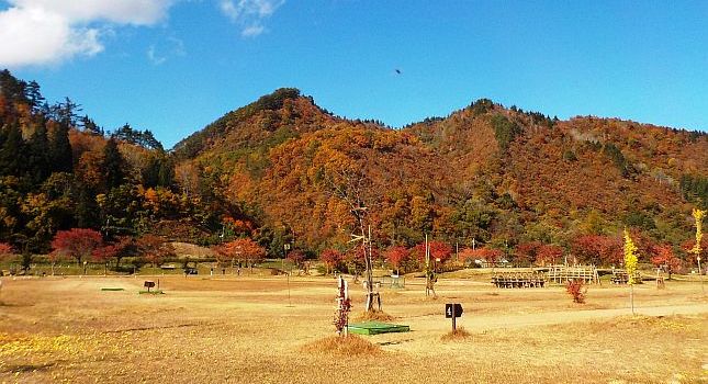 白川ダム湖岸公園から見る山々（平成28年11月2日撮影）