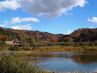 湖岸公園から望む須郷橋 （平成28年11月2日撮影）