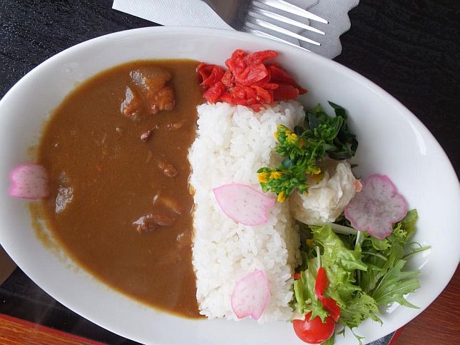 ダムカレー（春バージョン）