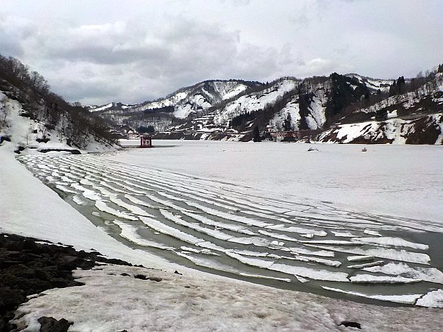 平成29年4月11日のダム湖面の様子